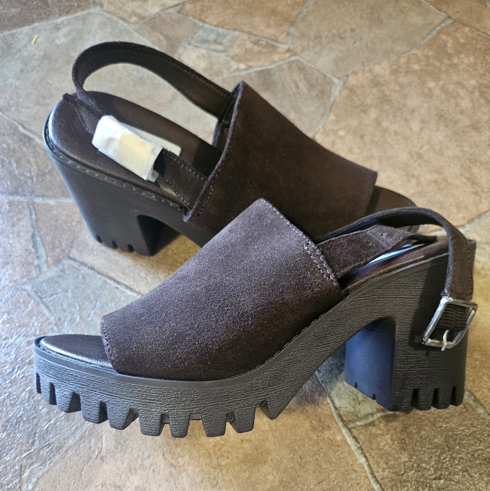 NWOT Steve Madden Dark Chocolate Brown Platform Sandals W8